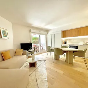 Splendide De Charme Avec Patio, Parking Et à 3 Minutes , Biarritz France